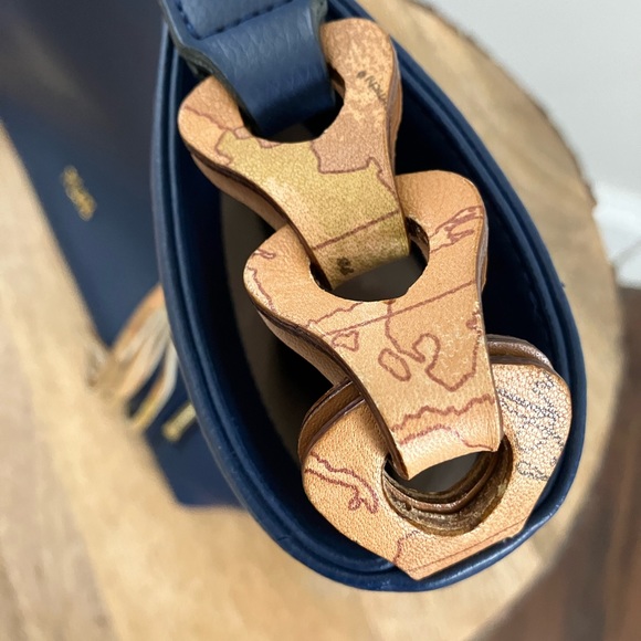 Alviero Martini 1A Claisse Navy Boho Shoulder Bag With Tassles - Picture 8 of 15